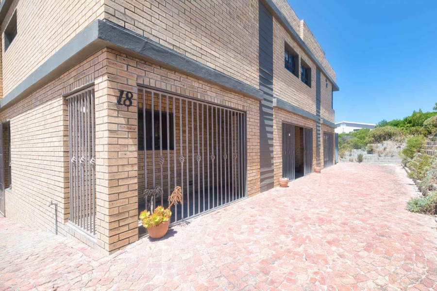 4 Bedroom Property for Sale in Pearly Beach Western Cape